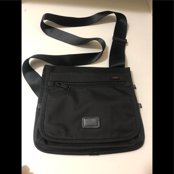 tumi crossbody bag for man